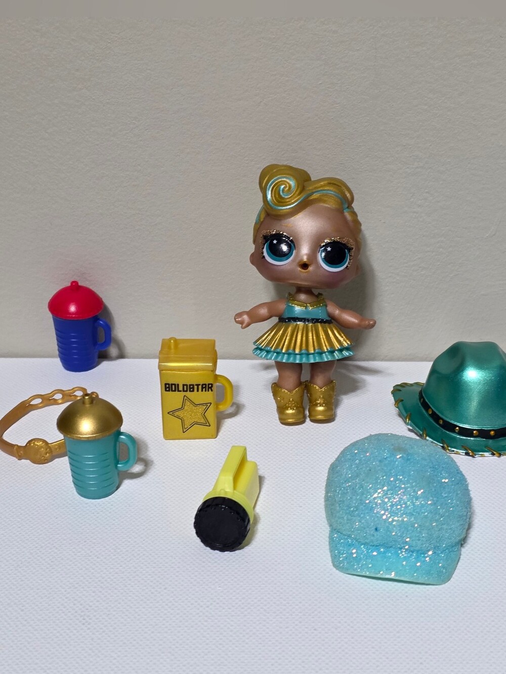 LOL Surprise Sparkle Doll with Gold and Teal Outfit 9 Set Accessories Rare